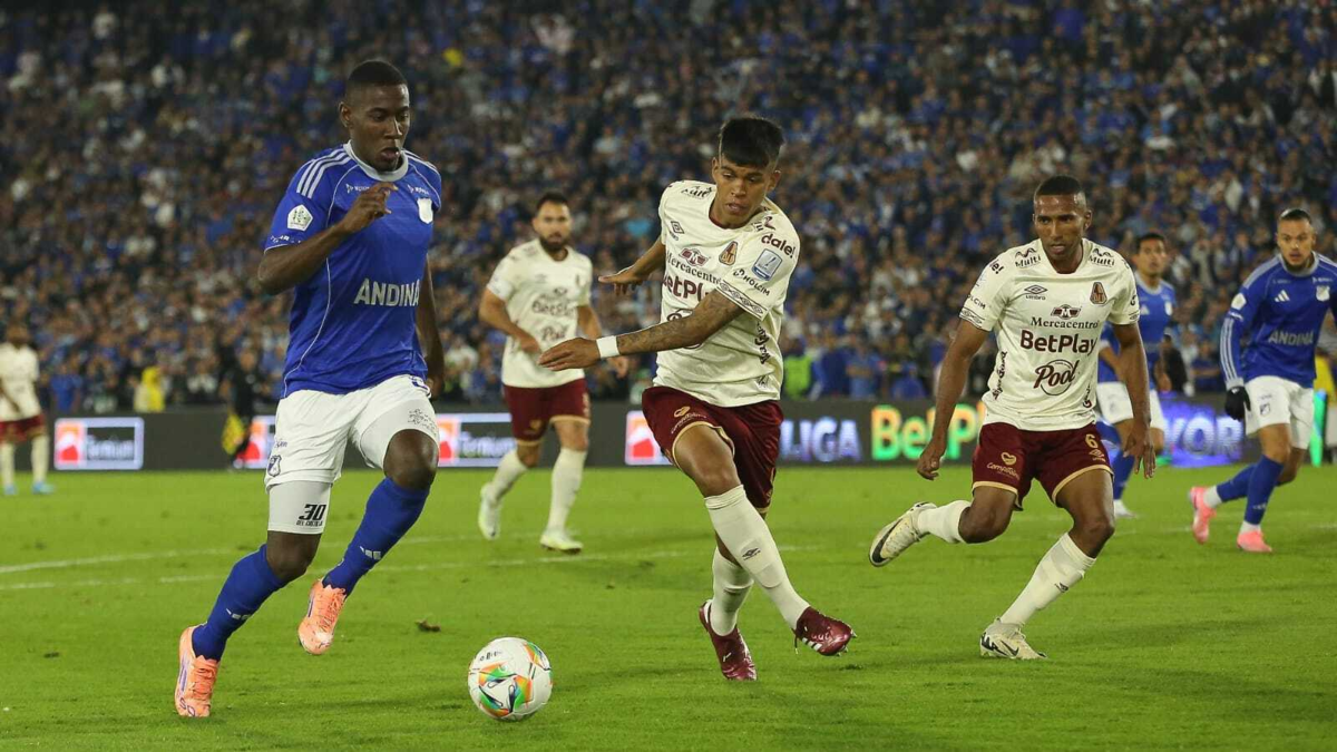 FCF omite normas FIFA — Acolfutpro denuncia que la FCF omite normas FIFA y vulnera derechos de futbolist