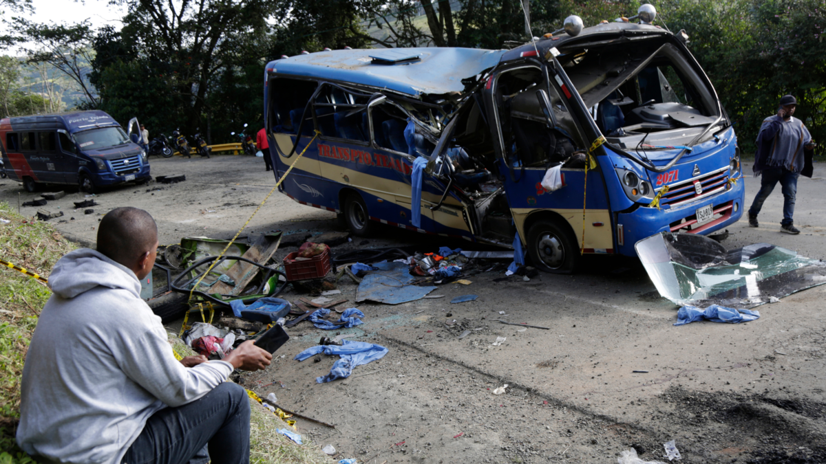Atentados suroccidente Colombia — Atentados en el Suroccidente de Colombia: Disidencias se Atribuyen Masacre en Ca