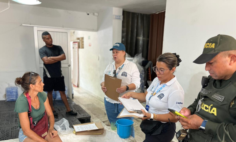 agua embotellada insalubre — Santa Marta: Denuncian venta de agua embotellada insalubre en fábricas ilegales
