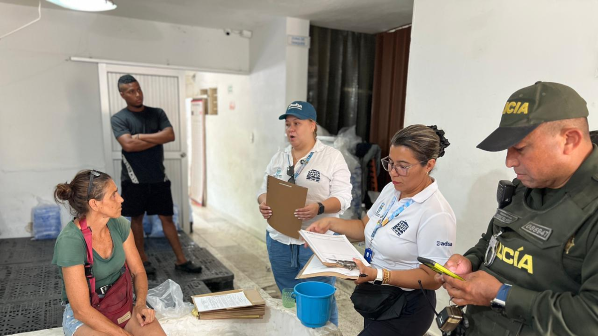 agua embotellada insalubre — Santa Marta: Denuncian venta de agua embotellada insalubre en fábricas ilegales