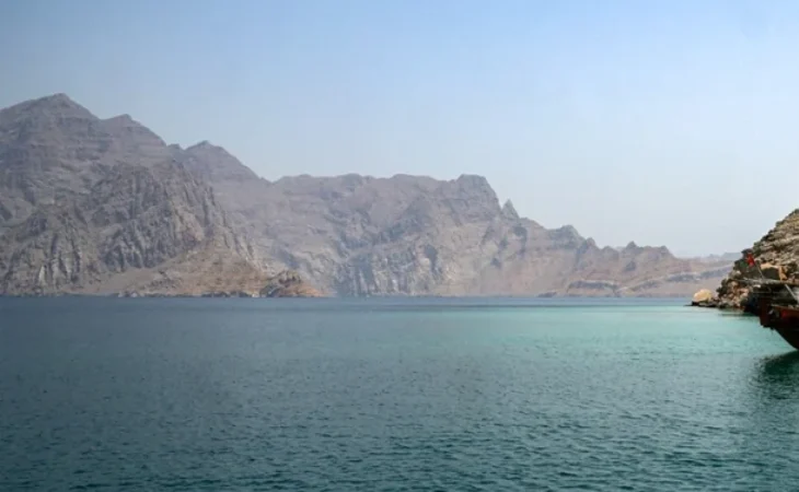 Buques guerra Ormuz — Buques de guerra estadounidenses inician misión de desminado en Ormuz