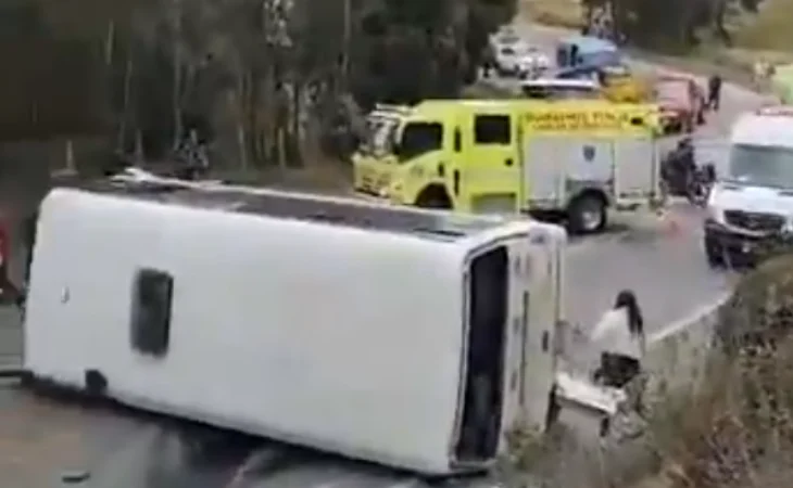 accidente de transporte — Accidente de transporte en Tunja: bus volcado deja 11 heridos trasladados