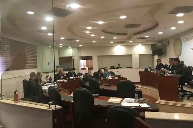 Investigación chuzadas DNI — Comisión de Acusación Avanza en Investigación Chuzadas DNI y Requiere a Petro