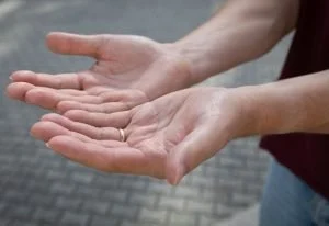 cirugía hiperhidrosis — La Cirugía Hiperhidrosis: Precisión Que Devuelve el Bienestar y la Confianza