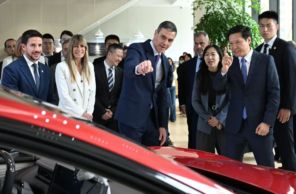 Corrupción Begoña Gómez — Procesan a Begoña Gómez por presunta corrupción en España