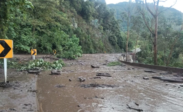 emergencia lluvias Cundinamarca — Emergencia Lluvias Cundinamarca: Graves Afectaciones y Cierres Viales