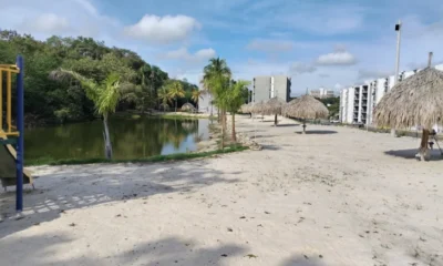 Playa artificial Ricaurte — Frenan Construcción de Playa Artificial en Zona Protegida de Ricaurte