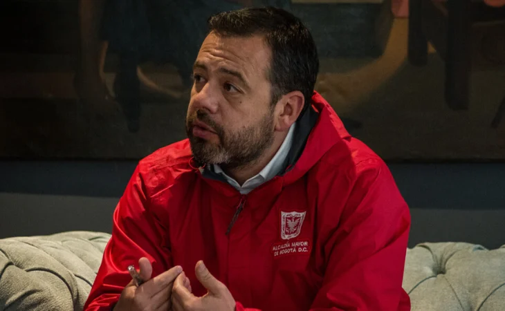 detención domiciliaria Bogotá — Alcalde Galán cuestiona detención domiciliaria en Bogotá tras robo frustrado en