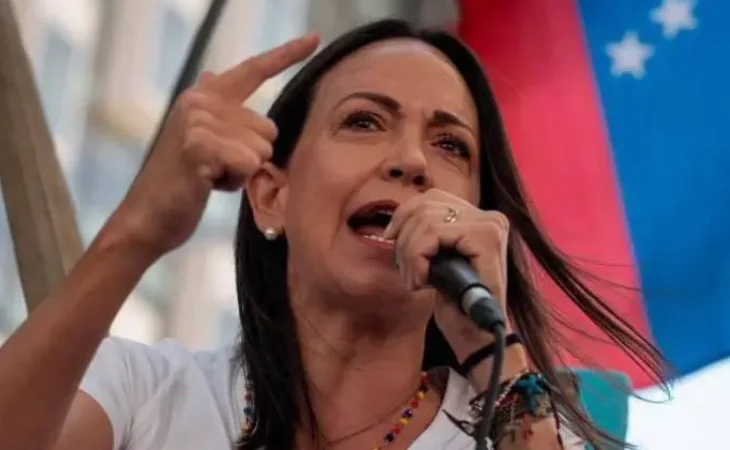 Petro derecha venezolana — Petro cuestiona carácter democrático de la derecha venezolana