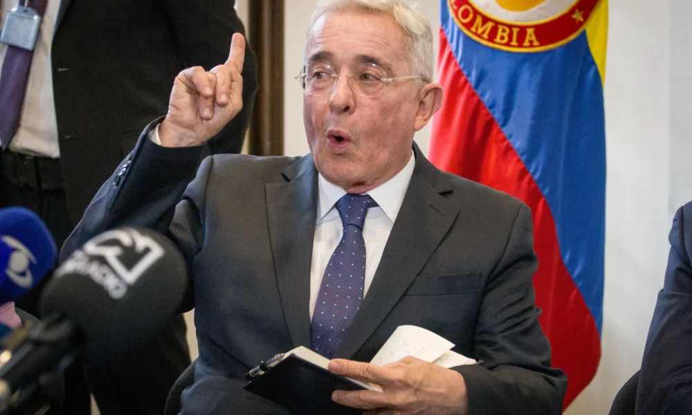 respuesta del Centro Democrático — Centro Democrático responde a Petro: "No esconda fracaso detrás de nuestro nombr