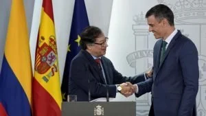 Postura Petro Oriente Medio — Postura Petro Oriente Medio: Presidente Cuestiona Escalada Bélica desde Barcelon