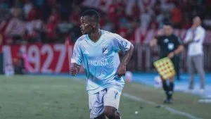 Trombosis Carlos Darwin — Trombosis Carlos Darwin Quintero: Futbolista Fuera por Semestre