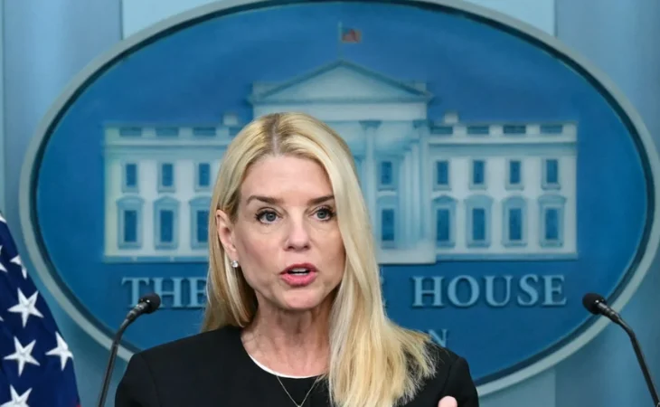Trump destituye fiscal general — Trump destituye fiscal general Pam Bondi y nombra sucesor interino