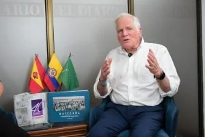 candidatura presidencial de Miguel Uribe Londoño — Miguel Uribe Londoño, candidato presidencial tras salida del Centro Democrático