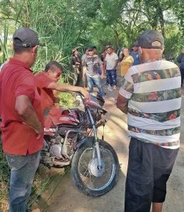 conductor ebrio accidente — Tragedia por Conductor Ebrio en Vía Rural