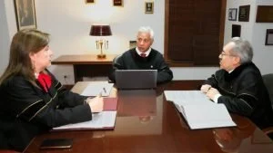 Acusación Álvaro Leyva — Fiscalía acusa a Álvaro Leyva por presunto prevaricato en contratación de pasapo