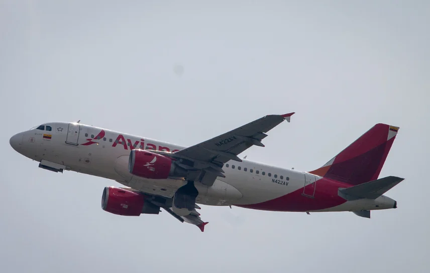 bloqueos aeropuerto Bucaramanga — Bloqueos en Santander: Aerolíneas ofrecen alternativas por suspensión de vuelos