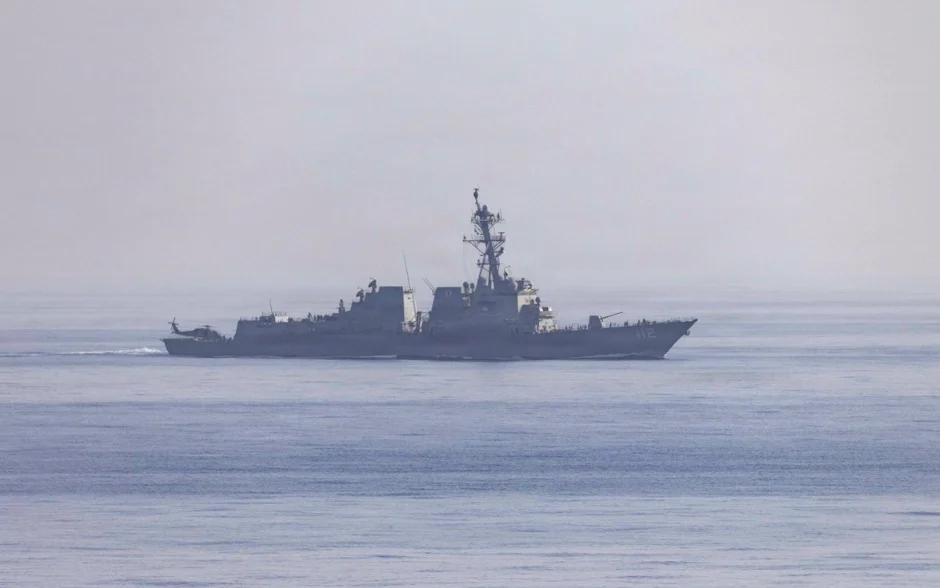Estrecho de Ormuz — Estrecho de Ormuz: Irán y EE. UU. Recrudecen Pulso por su Control