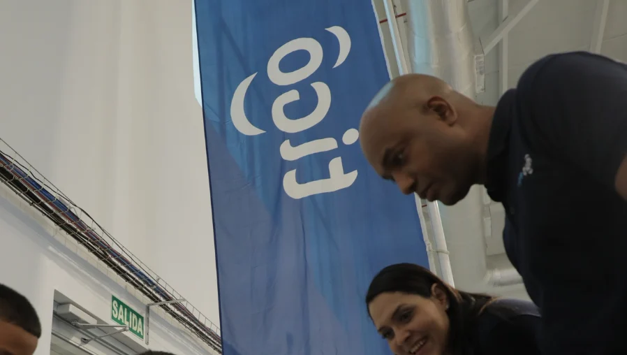 Millicom compra Tigo — Millicom Adquiere Control Total de Tigo Colombia tras Compra de Coltel