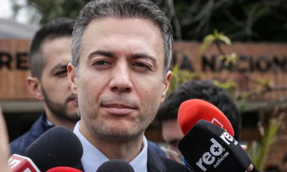 Quintero Superintendente Salud — Nombramiento de Daniel Quintero como Superintendente de Salud genera fuerte rech