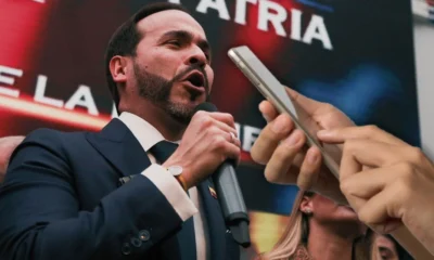 Presunta interrupción De la Espriella — Presunta interrupción a De la Espriella en entrevista radial genera controversia