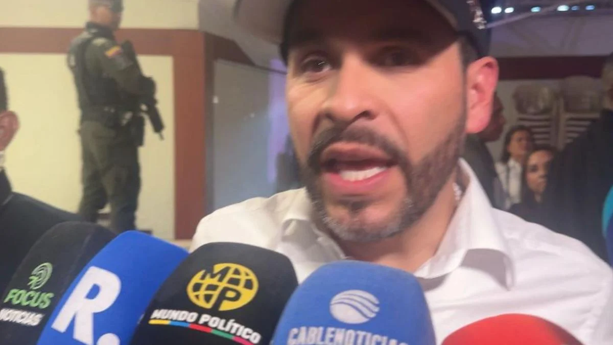 Denuncias Abelardo Espriella — Denuncias Abelardo Espriella: Candidato alerta sobre seguimientos y amenazas