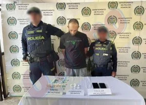 vendiendo drogas — Capturan a hombre vendiendo drogas en la Galería de Marsella
