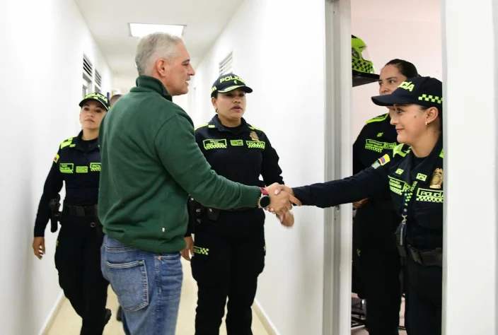 obras estación Policía Caldas — Finalizan obras estación Policía Caldas para mejorar condiciones operativas