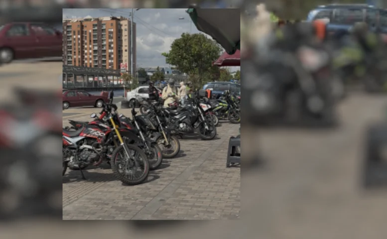 Ocupación andenes Floresta — Concejal Denuncia Grave Ocupación Andenes Floresta por Vehículos en Bogotá