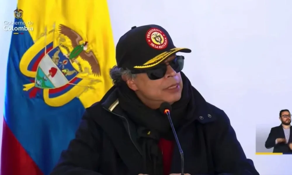 subsidios vivienda Petro — Presidente Petro Cuestiona Subsidios Vivienda Mi Casa Ya