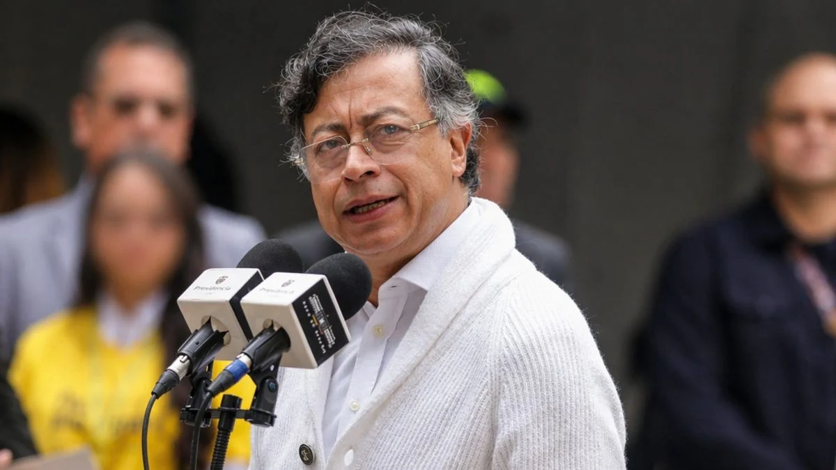 Petro disidencias FARC — Petro disidencias FARC: Presidente responsabiliza a grupo armado por violencia e
