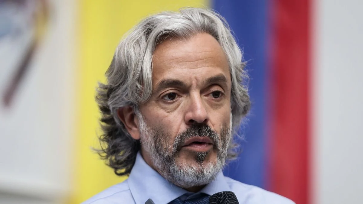 Declaraciones Juan Daniel Oviedo — Oviedo: "A Colombia debe importarle un comino la opinión de un presidente"