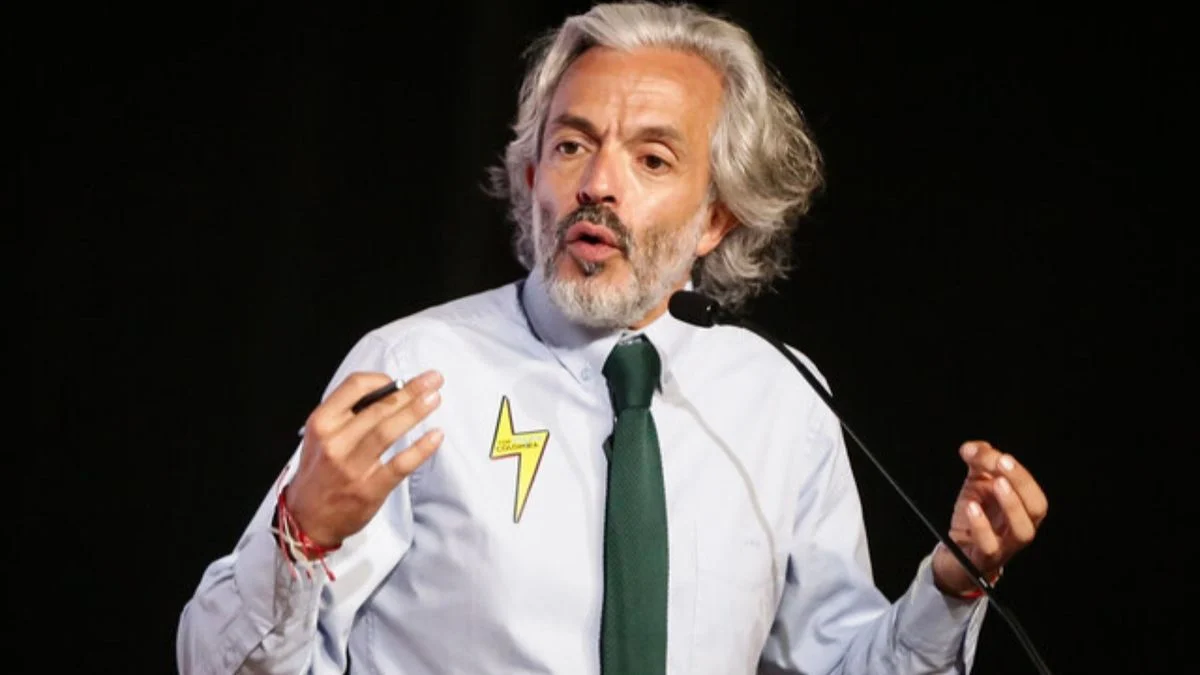 Popularidad Juan Oviedo — Popularidad Juan Oviedo disminuye en encuestas preelectorales de GAD3 para 2026