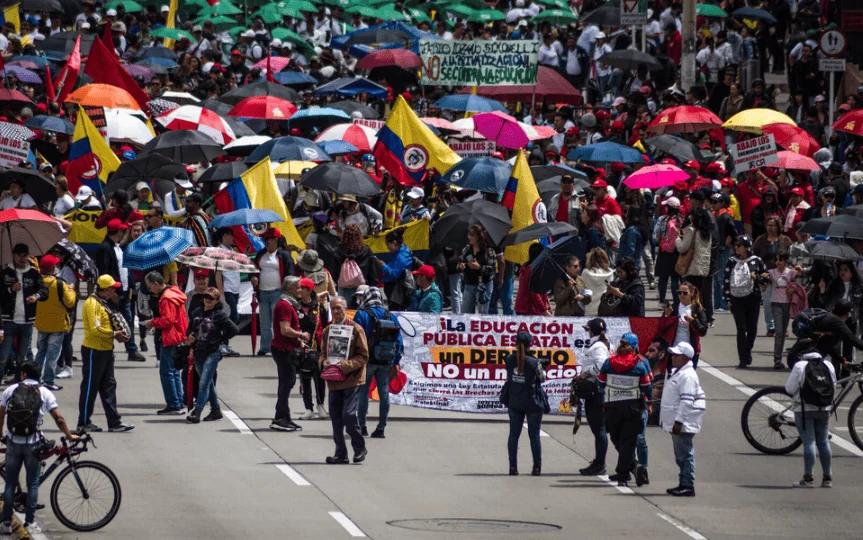 salud Magisterio retrasos — Retrasos en la Salud Magisterio: Veeduría Alerta sobre Graves Fallas en Atención