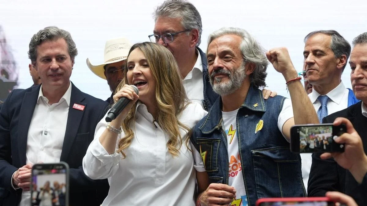 desacuerdo Paloma Oviedo — Desacuerdo Paloma Oviedo: La fórmula presidencial aclara polémica por Álvaro Uri