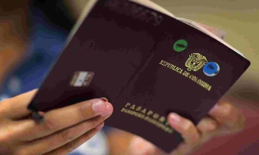suspensión pasaportes Cancillería — Cancillería suspende expedición de pasaportes por intervención técnica al sistem