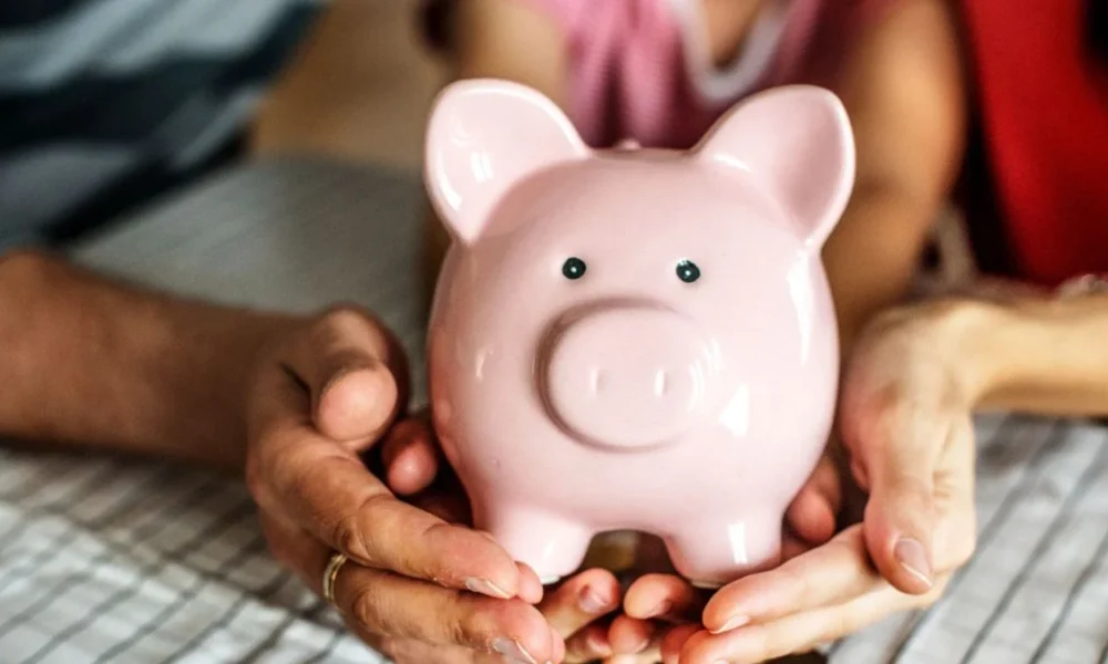 traslado ahorros pensionales — Traslado Ahorros Pensionales: Candidatos Debaten Controversia en Asofondos