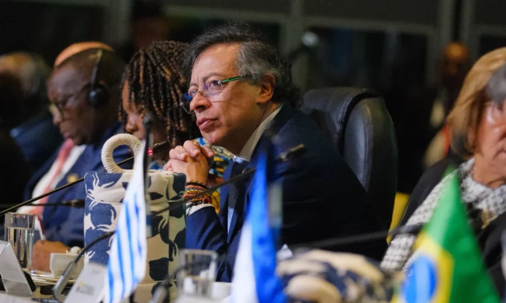 bloqueos vías Colombia — Petro advierte medidas legales por bloqueos vías Colombia ante avalúo catastral