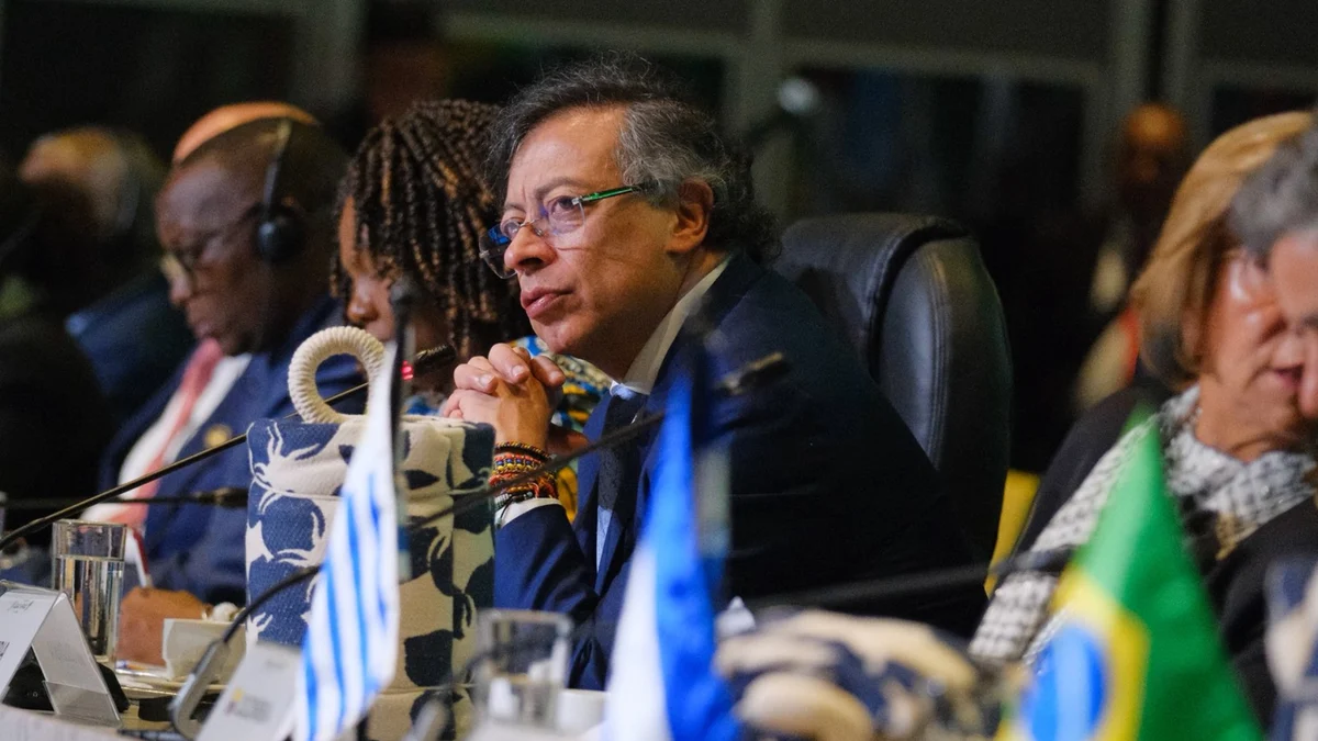 bloqueos vías Colombia — Petro advierte medidas legales por bloqueos vías Colombia ante avalúo catastral