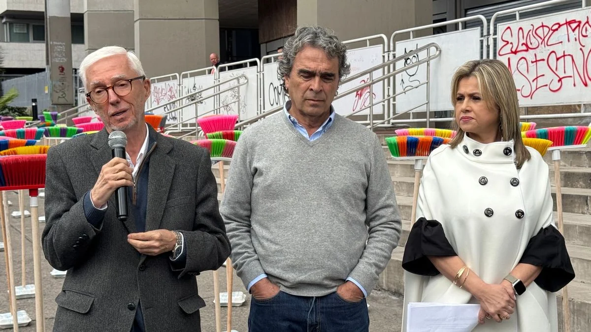 Fajardo anticorrupción — Fajardo firma compromisos anticorrupción para gobierno transparente en Colombia