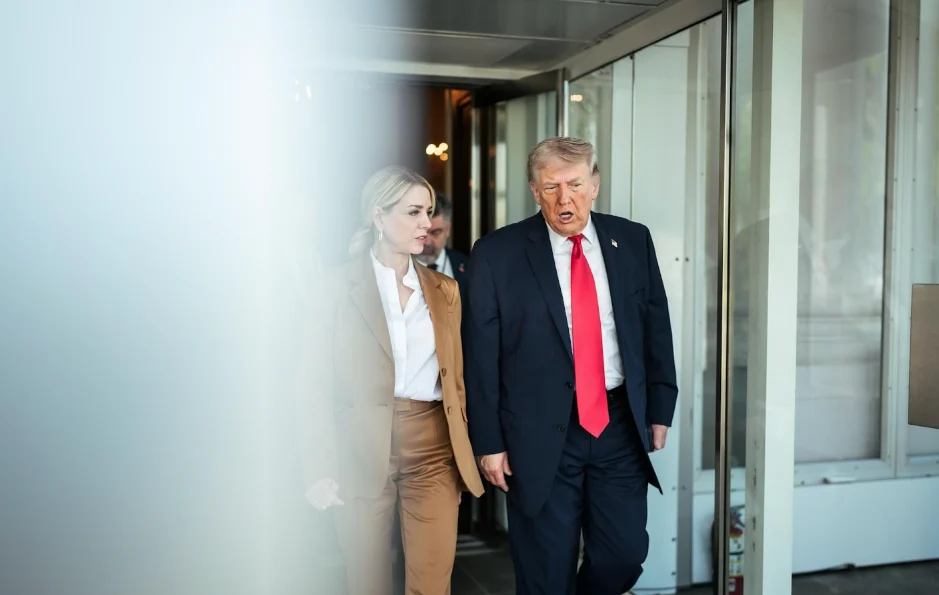 amenaza de ataque masivo a Irán — Trump amenaza ataque masivo a Irán por cierre del estrecho de Ormuz