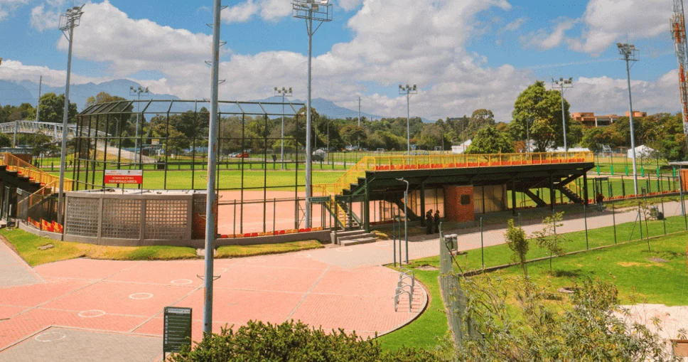 Unidad Deportiva El Salitre — Contralor y Ministra solicitan reactivar obras Unidad Deportiva El Salitre en Bo