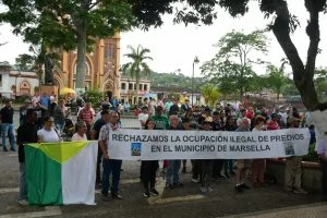 traslado indígenas Marsella — Traslado indígena en Marsella genera controversia por falta de aviso