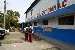 Déficit docentes orientadores — Crisis por Déficit de Docentes Orientadores Agobia Comunidad Educativa