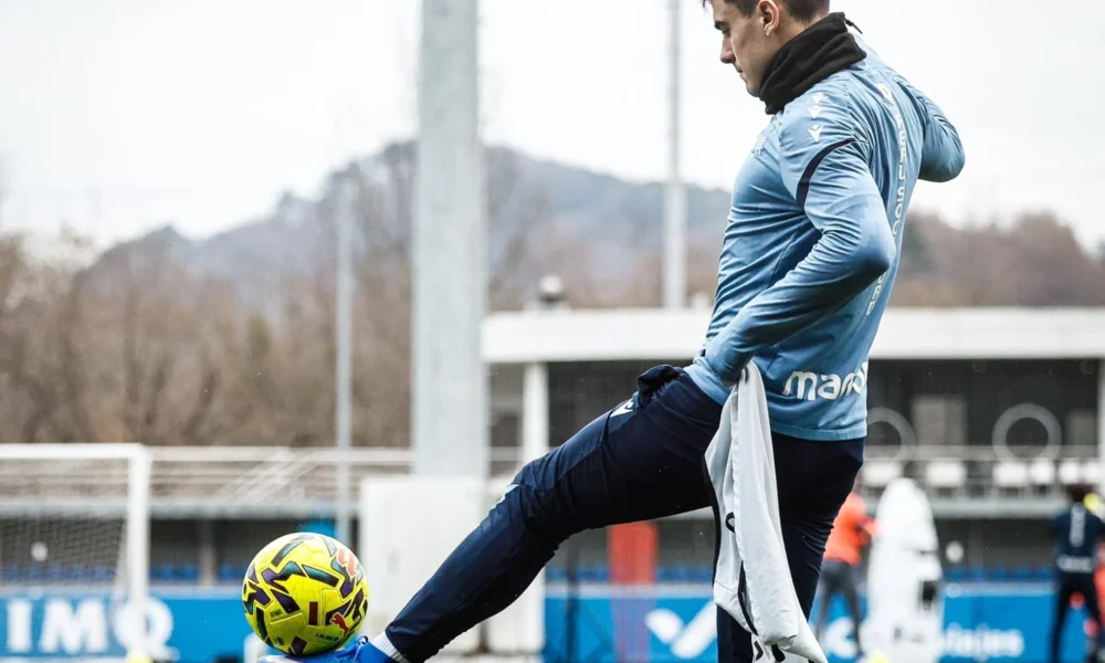 Lesión Barrenetxea Mundial — Lesión Barrenetxea Mundial: Real Sociedad confirma baja clave del delantero