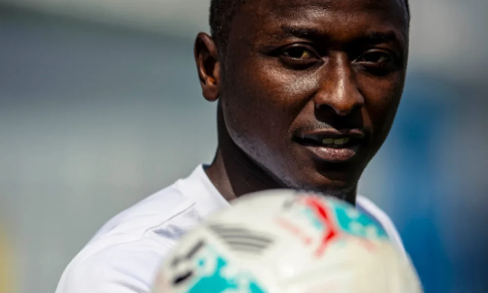 Umar Sadiq goles de cabeza — Umar Sadiq: Goles de Cabeza Marcan su Resurgimiento Goleador en Valencia CF