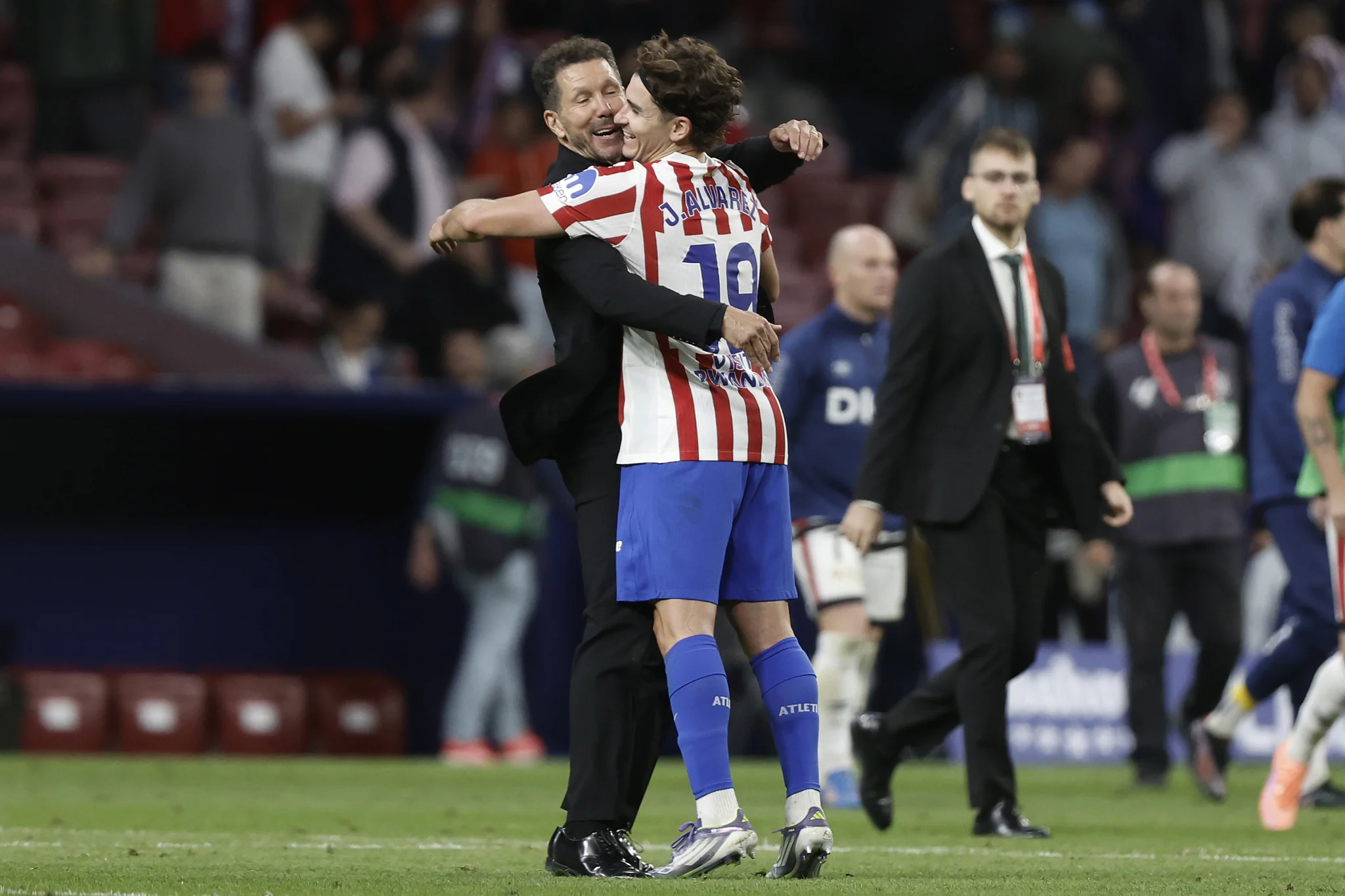 salida Julián Álvarez Atlético — Salida Julián Álvarez Atlético: Delantero Argentino Evalúa Dejar el Club
