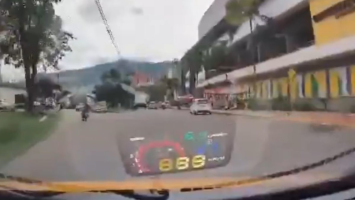 Atraco frustrado Bello — Atraco frustrado Bello: Policía retirado evita robo con balacera