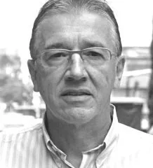 evolución política global — Evolución Política Global: El Cambio del Bipartidismo a Múltiples Movimientos