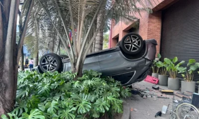 accidente Club El Nogal — Accidente Club El Nogal: Vehículo cae de parqueadero en Bogotá